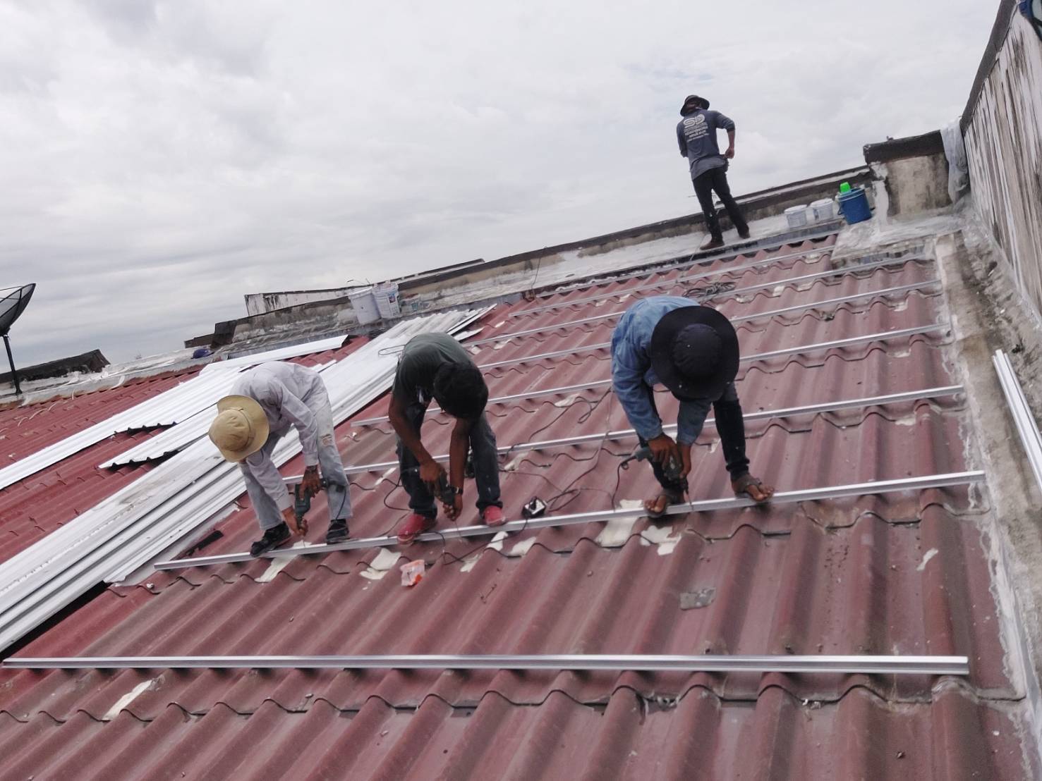 12 - https://หลังคาวิเชียร.com | หลังคาวิเชียร-บริการซ่อมแก้ไขปัญหาหลังคารั่วแบบเร่งด่วน หลังคาบ้าน หลังคาโรงงาน หลังคาออฟฟิศ กระเบื้องแตกร้าว น้ำซึม น้ำรั่ว ผนังซึม ดาดฟ้าซึม