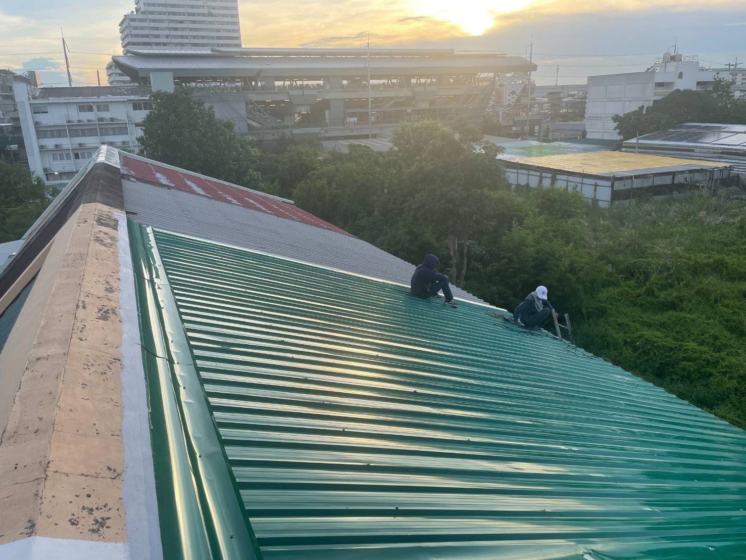 15 - https://หลังคาวิเชียร.com | หลังคาวิเชียร-บริการซ่อมแก้ไขปัญหาหลังคารั่วแบบเร่งด่วน หลังคาบ้าน หลังคาโรงงาน หลังคาออฟฟิศ กระเบื้องแตกร้าว น้ำซึม น้ำรั่ว ผนังซึม ดาดฟ้าซึม